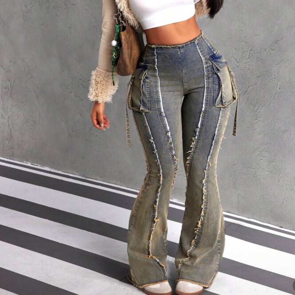 Distressed cargo pocket mineral wash buckle zipper  Cargo flare Jeans